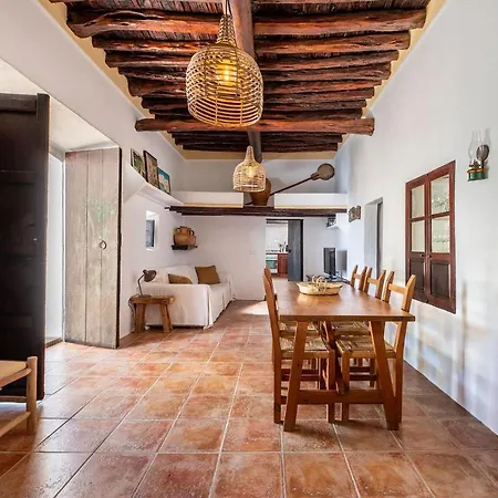 Mateu Holiday home